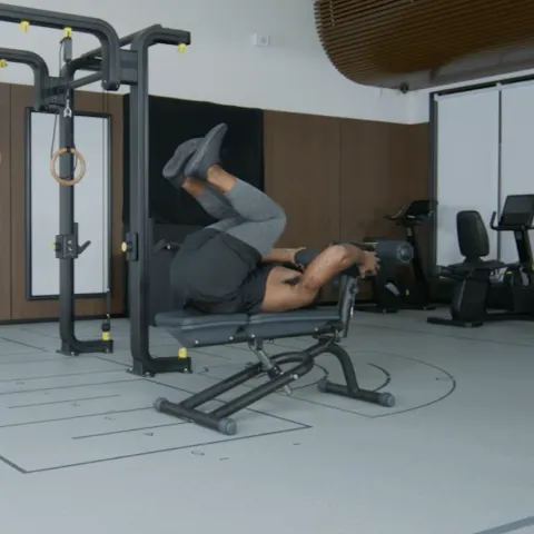 Bench Reverse Crunches