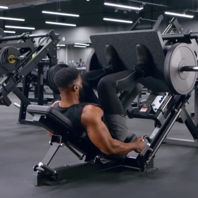 Wide Stance Leg Press 45°